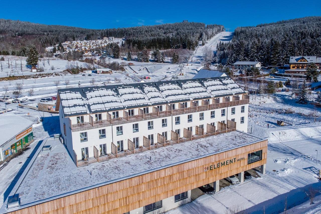 Hotel Element リプノ・ナト・ヴルタヴォウ エクステリア 写真